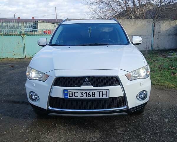 Білий Міцубісі Аутлендер, об'ємом двигуна 2.2 л та пробігом 181 тис. км за 12300 $, фото 12 на Automoto.ua