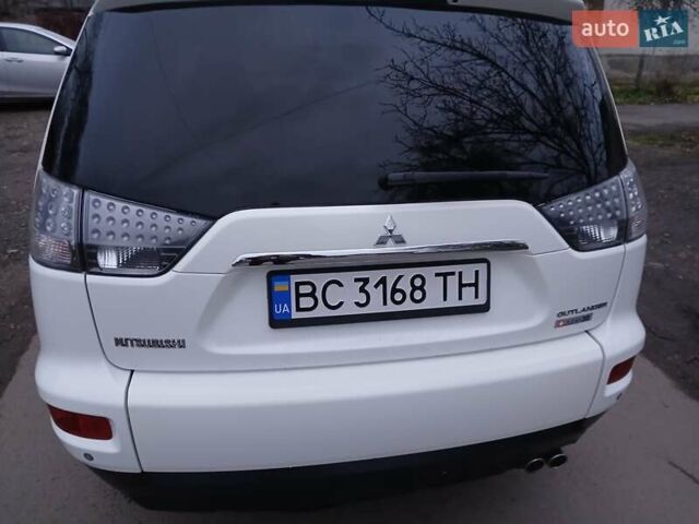 Білий Міцубісі Аутлендер, об'ємом двигуна 2.2 л та пробігом 181 тис. км за 12300 $, фото 7 на Automoto.ua