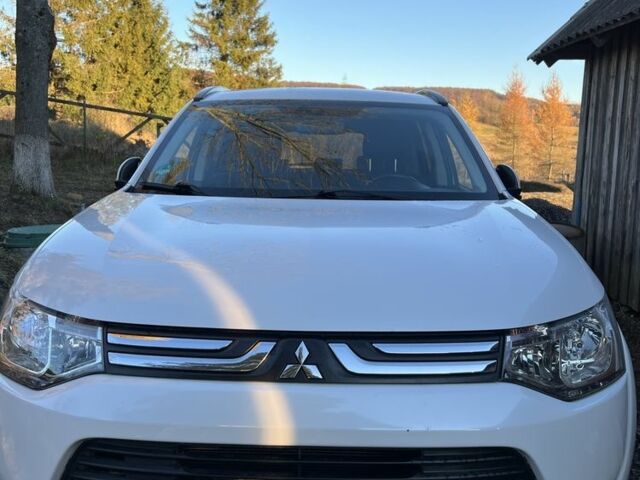 Білий Міцубісі Аутлендер, об'ємом двигуна 2.3 л та пробігом 215 тис. км за 12800 $, фото 5 на Automoto.ua