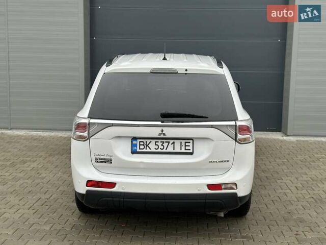 Білий Міцубісі Аутлендер, об'ємом двигуна 2.27 л та пробігом 177 тис. км за 11650 $, фото 12 на Automoto.ua