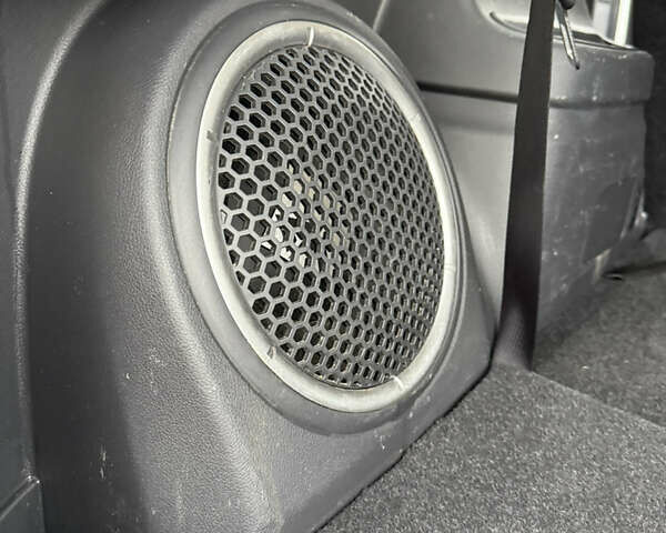 Белый Мицубиси Аутлендер, объемом двигателя 2.2 л и пробегом 262 тыс. км за 12800 $, фото 11 на Automoto.ua