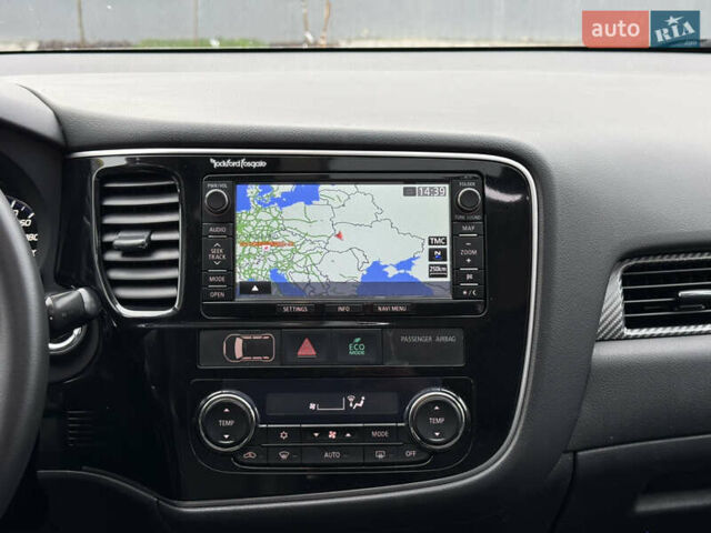 Белый Мицубиси Аутлендер, объемом двигателя 2.27 л и пробегом 264 тыс. км за 13500 $, фото 13 на Automoto.ua