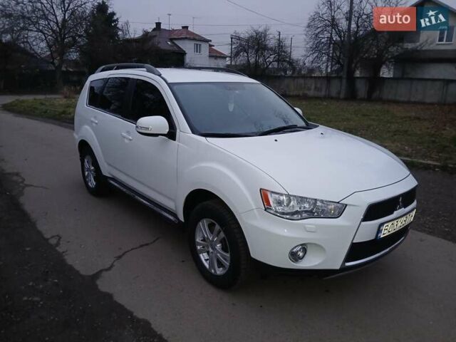 Білий Міцубісі Аутлендер, об'ємом двигуна 2.2 л та пробігом 181 тис. км за 12300 $, фото 1 на Automoto.ua