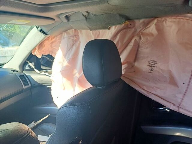 Білий Міцубісі Аутлендер, об'ємом двигуна 2.4 л та пробігом 170 тис. км за 6000 $, фото 3 на Automoto.ua