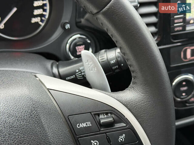 Белый Мицубиси Аутлендер, объемом двигателя 2.27 л и пробегом 264 тыс. км за 13500 $, фото 10 на Automoto.ua