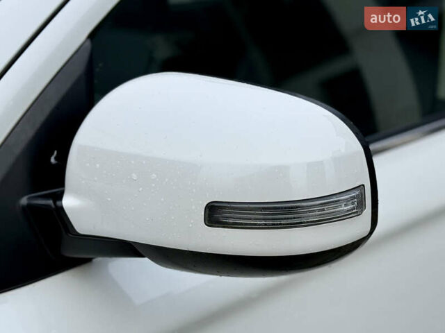 Белый Мицубиси Аутлендер, объемом двигателя 2.27 л и пробегом 264 тыс. км за 13500 $, фото 51 на Automoto.ua