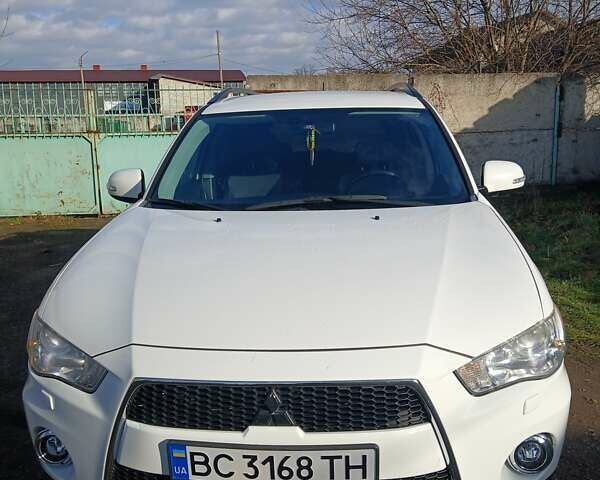 Білий Міцубісі Аутлендер, об'ємом двигуна 2.2 л та пробігом 181 тис. км за 12300 $, фото 10 на Automoto.ua