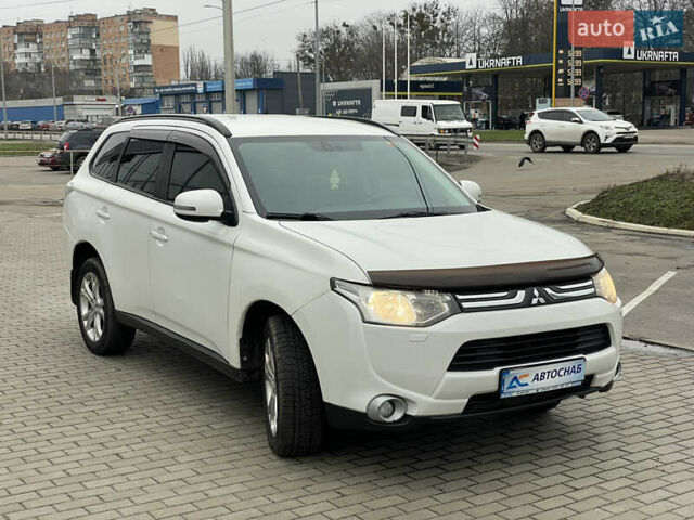 Білий Міцубісі Аутлендер, об'ємом двигуна 2 л та пробігом 194 тис. км за 9200 $, фото 2 на Automoto.ua