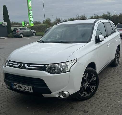 Білий Міцубісі Аутлендер, об'ємом двигуна 2.27 л та пробігом 215 тис. км за 12800 $, фото 2 на Automoto.ua