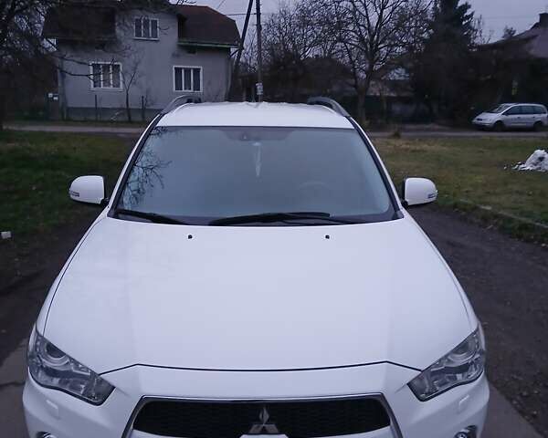 Білий Міцубісі Аутлендер, об'ємом двигуна 2.2 л та пробігом 181 тис. км за 12300 $, фото 4 на Automoto.ua