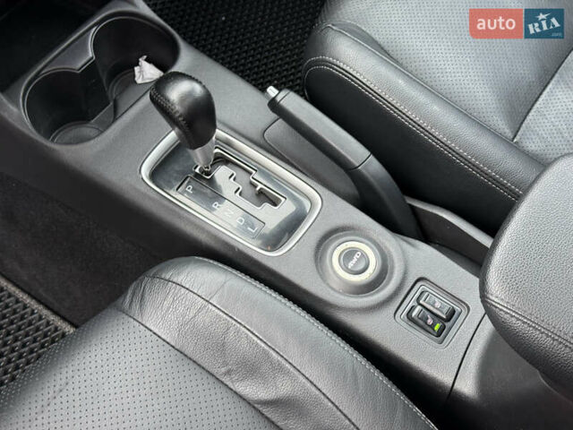 Белый Мицубиси Аутлендер, объемом двигателя 2.27 л и пробегом 264 тыс. км за 13500 $, фото 37 на Automoto.ua