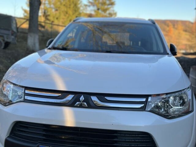 Білий Міцубісі Аутлендер, об'ємом двигуна 2.3 л та пробігом 215 тис. км за 12800 $, фото 7 на Automoto.ua