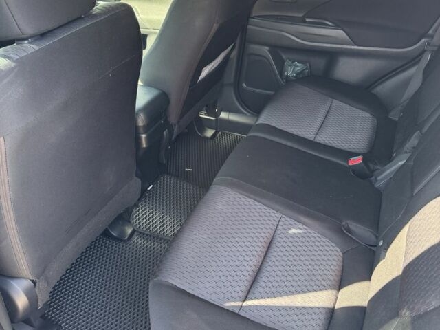 Белый Мицубиси Аутлендер, объемом двигателя 2 л и пробегом 174 тыс. км за 12999 $, фото 6 на Automoto.ua