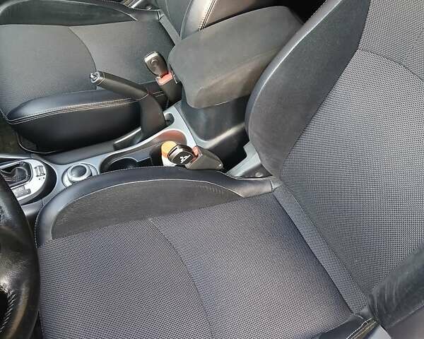 Білий Міцубісі Аутлендер, об'ємом двигуна 2.2 л та пробігом 181 тис. км за 12300 $, фото 25 на Automoto.ua