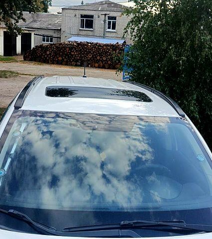 Белый Мицубиси Аутлендер, объемом двигателя 2.4 л и пробегом 300 тыс. км за 12500 $, фото 9 на Automoto.ua