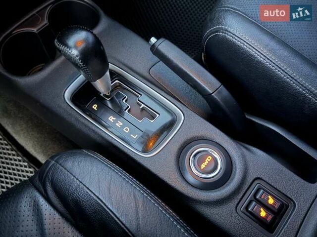 Білий Міцубісі Аутлендер, об'ємом двигуна 2.4 л та пробігом 154 тис. км за 12999 $, фото 19 на Automoto.ua