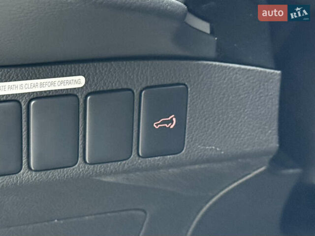 Белый Мицубиси Аутлендер, объемом двигателя 2.27 л и пробегом 264 тыс. км за 13500 $, фото 39 на Automoto.ua