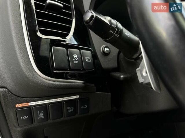 Міцубісі Аутлендер 2013 у Івано-Франківську на Automoto.ua Білий Міцубісі Аутлендер, об'ємом двигуна 2 л та пробігом 213 тис. км за 13888 $, фото 21 на Automoto.ua