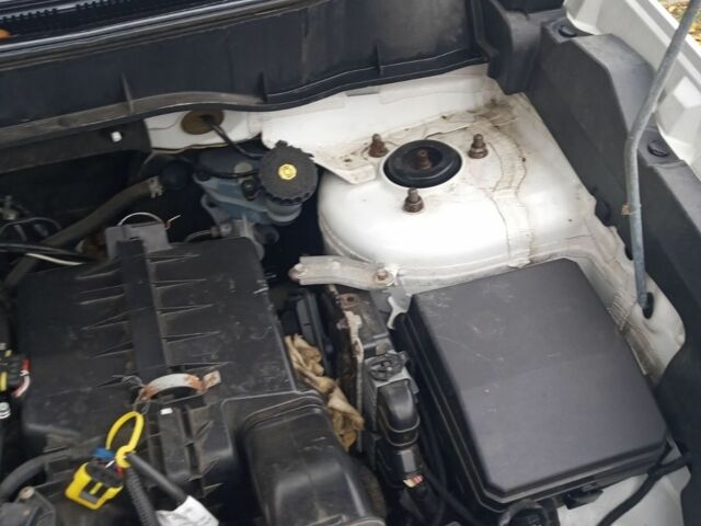 Білий Міцубісі Аутлендер, об'ємом двигуна 2 л та пробігом 203 тис. км за 10750 $, фото 8 на Automoto.ua