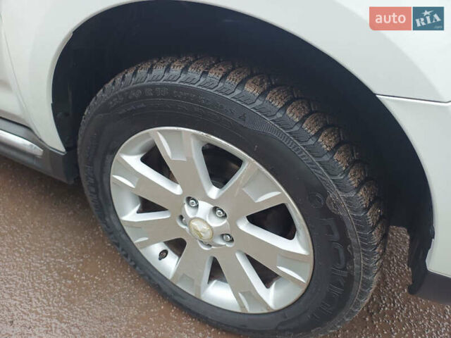 Белый Мицубиси Аутлендер, объемом двигателя 2.36 л и пробегом 250 тыс. км за 11200 $, фото 11 на Automoto.ua