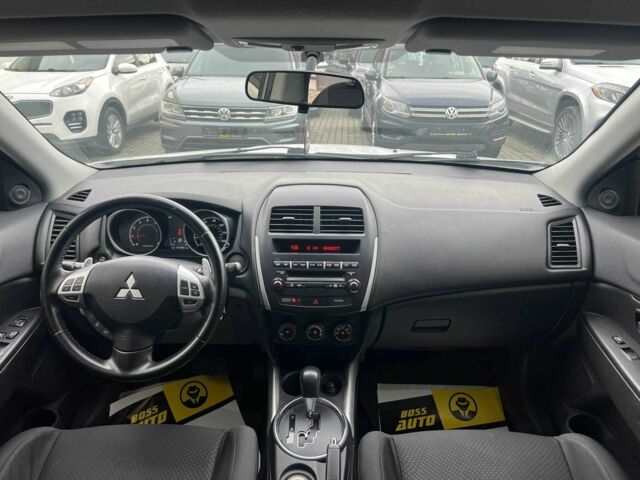 Білий Міцубісі Аутлендер, об'ємом двигуна 2 л та пробігом 224 тис. км за 9900 $, фото 17 на Automoto.ua