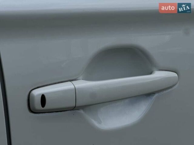 Міцубісі Аутлендер 2013 у Івано-Франківську на Automoto.ua Білий Міцубісі Аутлендер, об'ємом двигуна 2 л та пробігом 213 тис. км за 13888 $, фото 5 на Automoto.ua