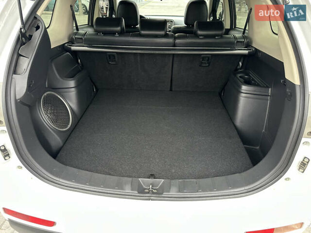 Белый Мицубиси Аутлендер, объемом двигателя 2.4 л и пробегом 175 тыс. км за 13900 $, фото 34 на Automoto.ua