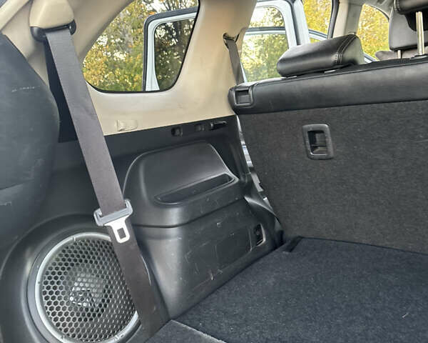 Белый Мицубиси Аутлендер, объемом двигателя 2.3 л и пробегом 250 тыс. км за 15000 $, фото 23 на Automoto.ua