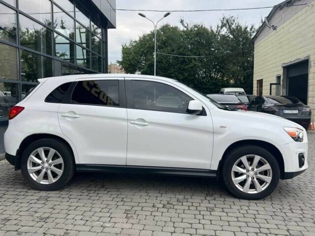 Білий Міцубісі Аутлендер, об'ємом двигуна 2 л та пробігом 224 тис. км за 9900 $, фото 7 на Automoto.ua