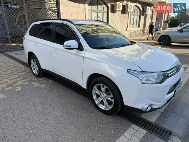 Білий Міцубісі Аутлендер, об'ємом двигуна 2.36 л та пробігом 146 тис. км за 14300 $, фото 19 на Automoto.ua