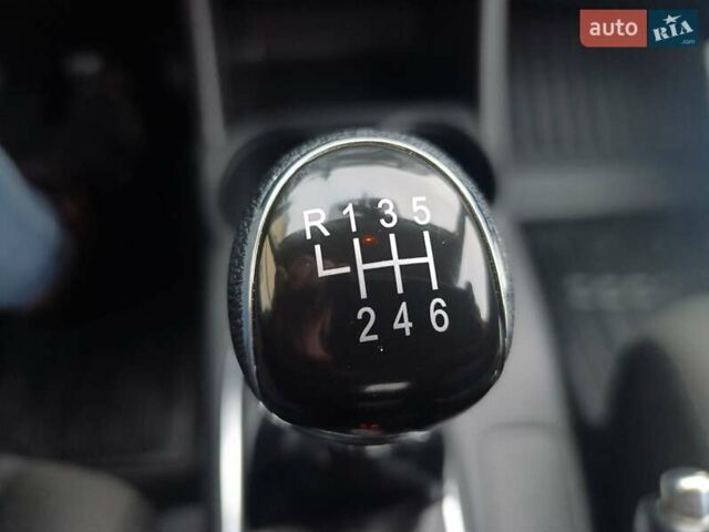 Белый Мицубиси Аутлендер, объемом двигателя 2.2 л и пробегом 278 тыс. км за 12600 $, фото 43 на Automoto.ua