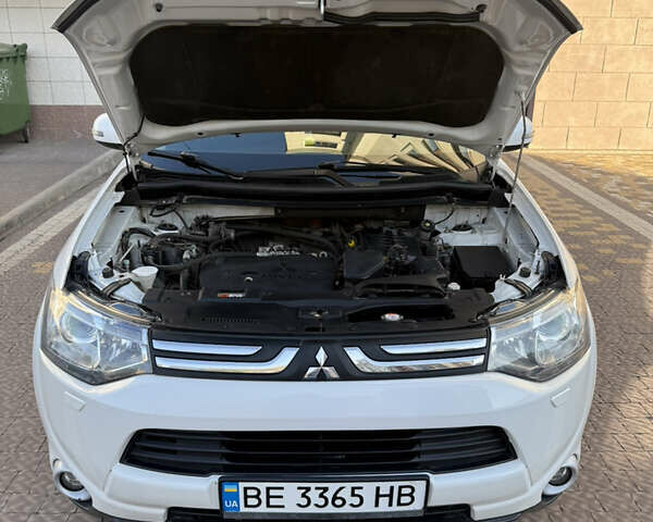 Білий Міцубісі Аутлендер, об'ємом двигуна 2.36 л та пробігом 146 тис. км за 14300 $, фото 35 на Automoto.ua