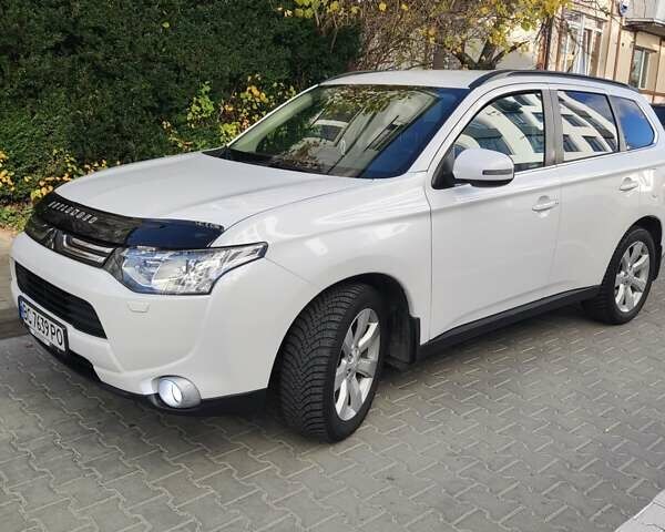 Білий Міцубісі Аутлендер, об'ємом двигуна 2.27 л та пробігом 232 тис. км за 12800 $, фото 3 на Automoto.ua