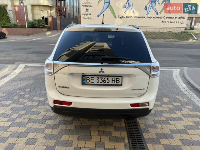 Білий Міцубісі Аутлендер, об'ємом двигуна 2.36 л та пробігом 146 тис. км за 14300 $, фото 12 на Automoto.ua