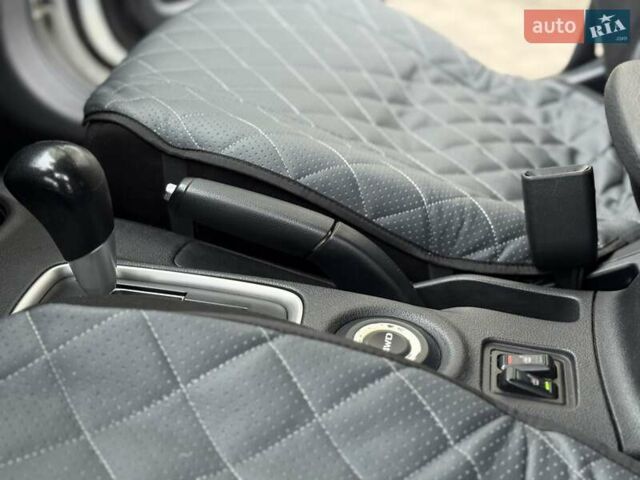 Белый Мицубиси Аутлендер, объемом двигателя 0 л и пробегом 180 тыс. км за 11500 $, фото 20 на Automoto.ua