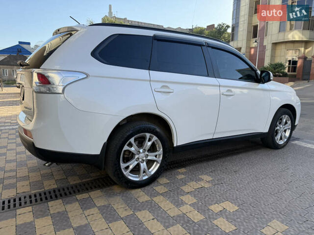 Білий Міцубісі Аутлендер, об'ємом двигуна 2.36 л та пробігом 146 тис. км за 14300 $, фото 15 на Automoto.ua