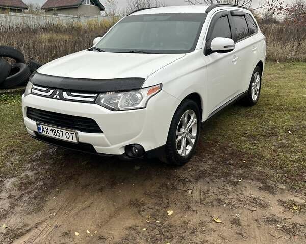 Міцубісі Аутлендер 2013 у Харкові на Automoto.ua Білий Міцубісі Аутлендер, об'ємом двигуна 2.4 л та пробігом 209 тис. км за 13000 $, фото 5 на Automoto.ua