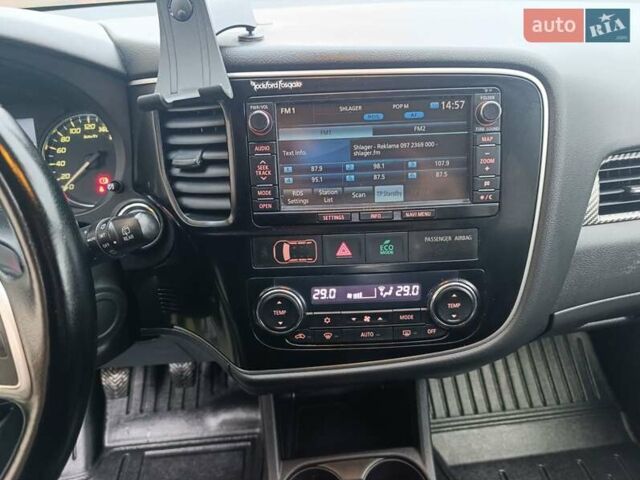 Белый Мицубиси Аутлендер, объемом двигателя 2.2 л и пробегом 278 тыс. км за 12600 $, фото 36 на Automoto.ua