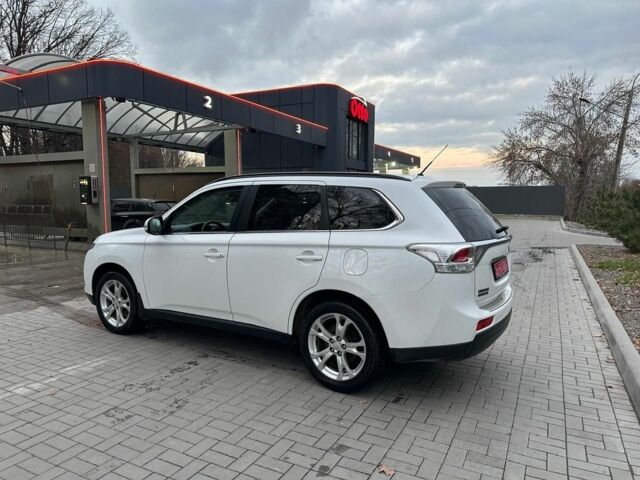 Білий Міцубісі Аутлендер, об'ємом двигуна 0 л та пробігом 225 тис. км за 11900 $, фото 4 на Automoto.ua