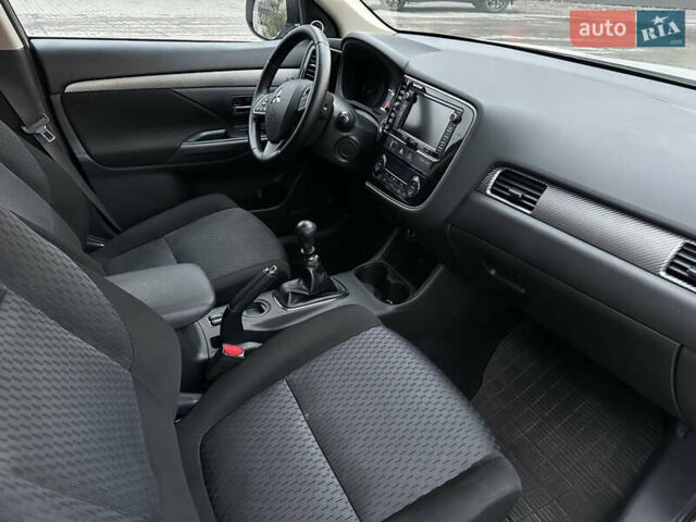 Белый Мицубиси Аутлендер, объемом двигателя 2.2 л и пробегом 225 тыс. км за 11999 $, фото 14 на Automoto.ua