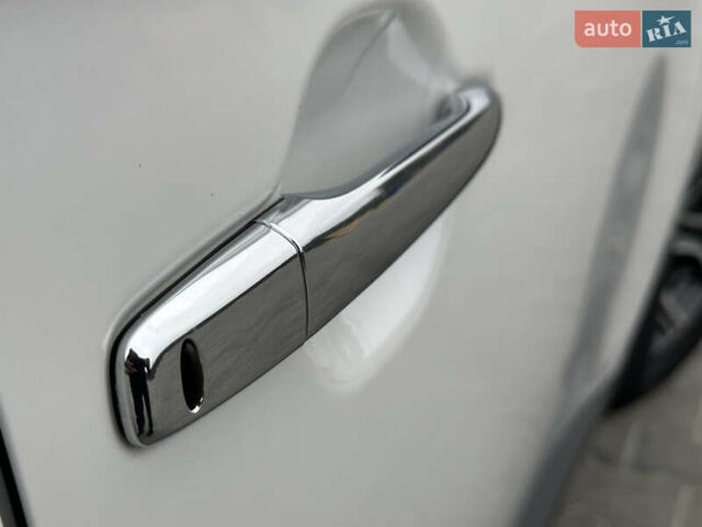 Белый Мицубиси Аутлендер, объемом двигателя 2.4 л и пробегом 175 тыс. км за 13900 $, фото 25 на Automoto.ua