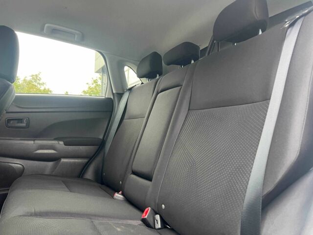 Білий Міцубісі Аутлендер, об'ємом двигуна 2 л та пробігом 224 тис. км за 9900 $, фото 15 на Automoto.ua