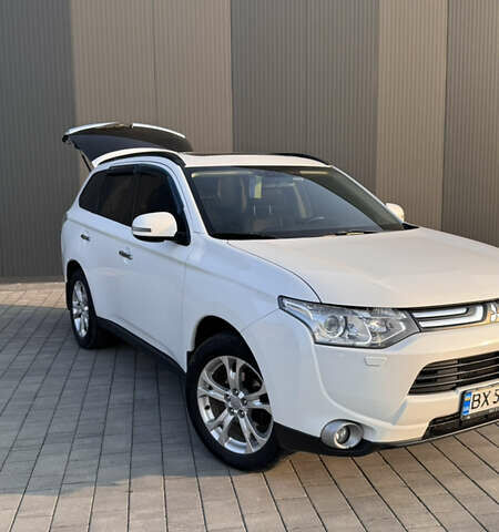 Білий Міцубісі Аутлендер, об'ємом двигуна 2.4 л та пробігом 240 тис. км за 12000 $, фото 9 на Automoto.ua