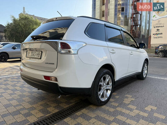 Білий Міцубісі Аутлендер, об'ємом двигуна 2.36 л та пробігом 146 тис. км за 14300 $, фото 13 на Automoto.ua