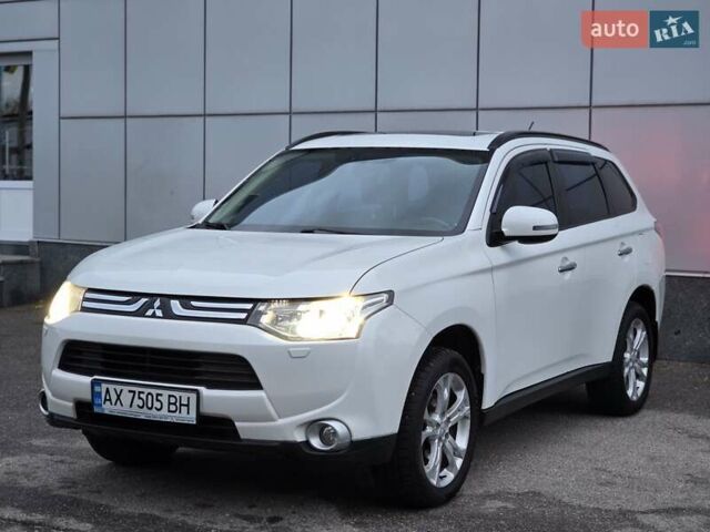 Міцубісі Аутлендер 2013 у Харкові на Automoto.ua Білий Міцубісі Аутлендер, об'ємом двигуна 2.4 л та пробігом 146 тис. км за 12900 $, фото 2 на Automoto.ua