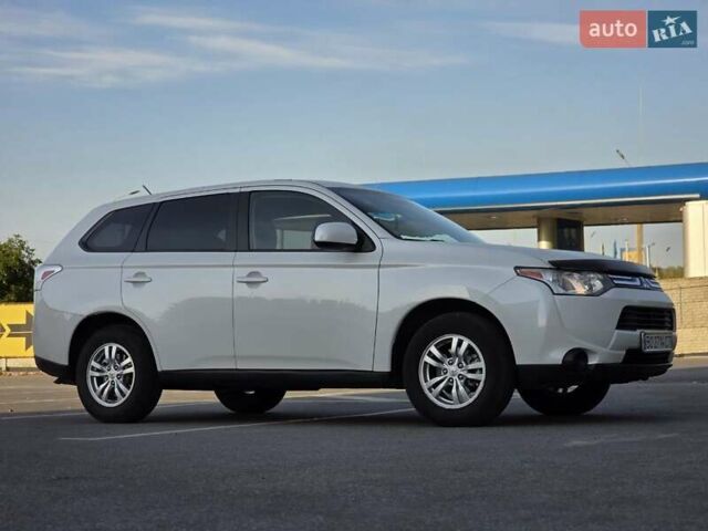 Белый Мицубиси Аутлендер, объемом двигателя 2.4 л и пробегом 183 тыс. км за 12499 $, фото 16 на Automoto.ua