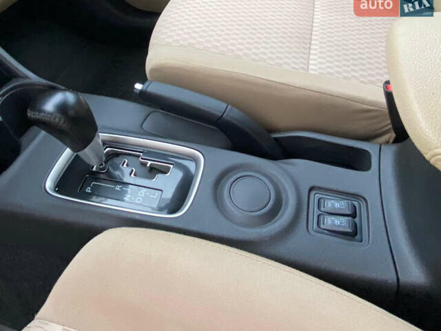 Белый Мицубиси Аутлендер, объемом двигателя 2.36 л и пробегом 215 тыс. км за 9500 $, фото 8 на Automoto.ua