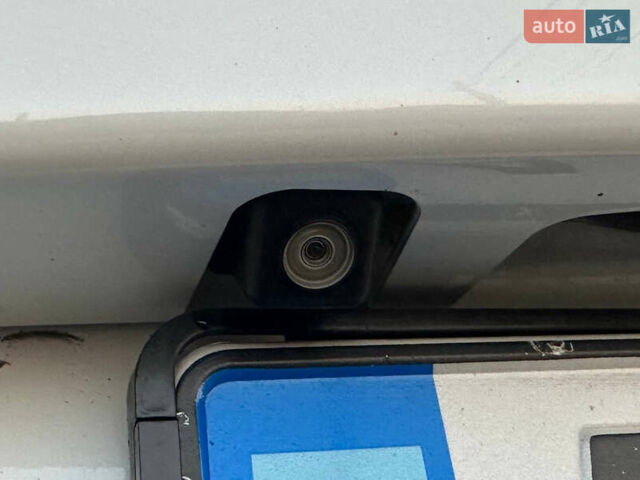 Белый Мицубиси Аутлендер, объемом двигателя 2 л и пробегом 127 тыс. км за 13200 $, фото 8 на Automoto.ua