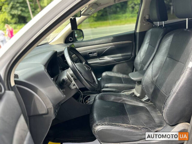 Белый Мицубиси Аутлендер, объемом двигателя 2.2 л и пробегом 195 тыс. км за 13600 $, фото 7 на Automoto.ua