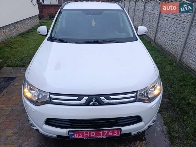 Белый Мицубиси Аутлендер, объемом двигателя 2.2 л и пробегом 278 тыс. км за 12600 $, фото 5 на Automoto.ua